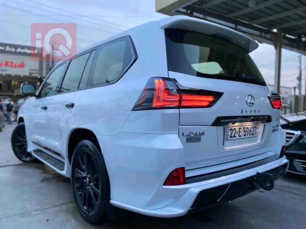 Lexus LX